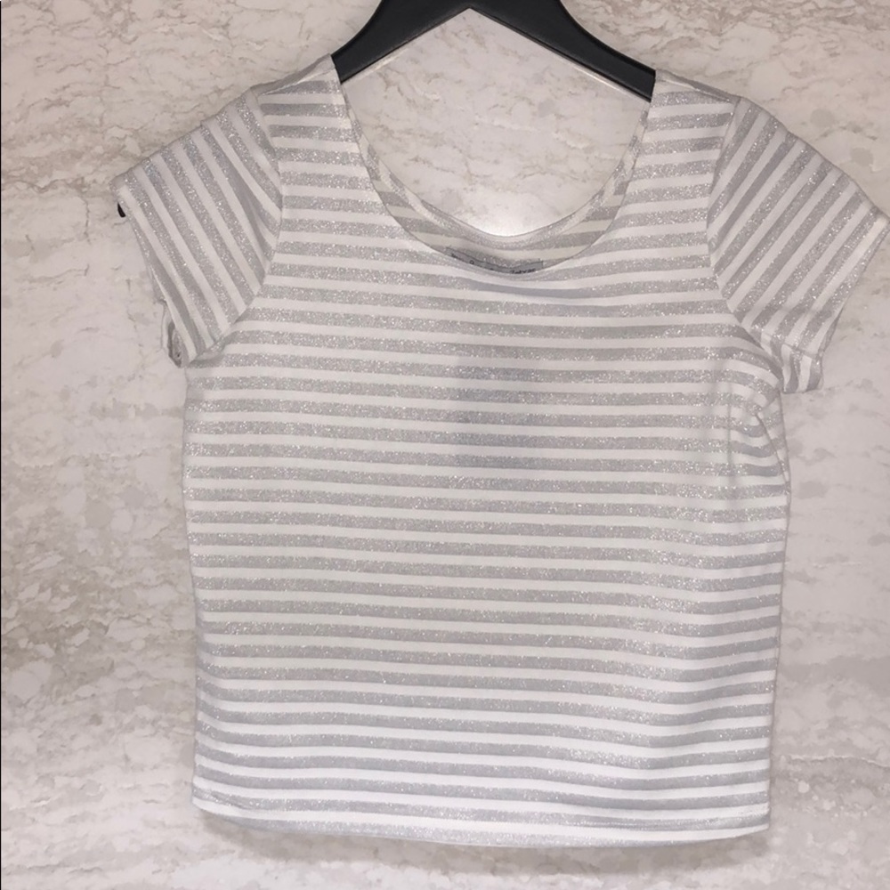 Grey and white stretchy-T